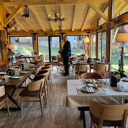 Algara Hut Hotel Panichishte Bagian luar foto