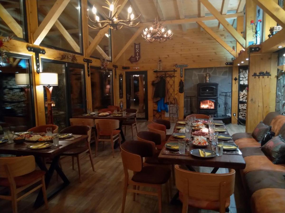 Algara Hut Hotel Panichishte Bagian luar foto