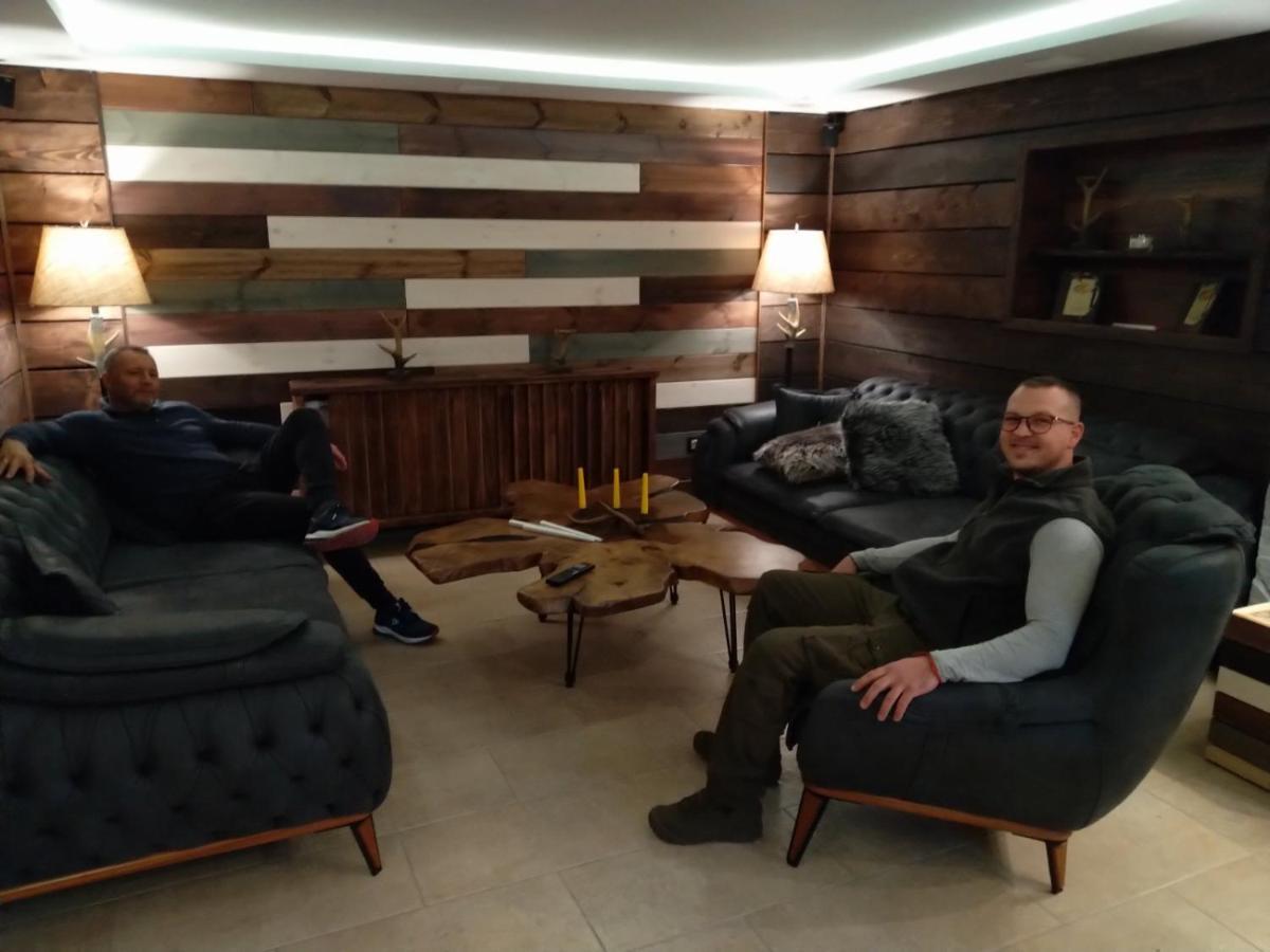 Algara Hut Hotel Panichishte Bagian luar foto