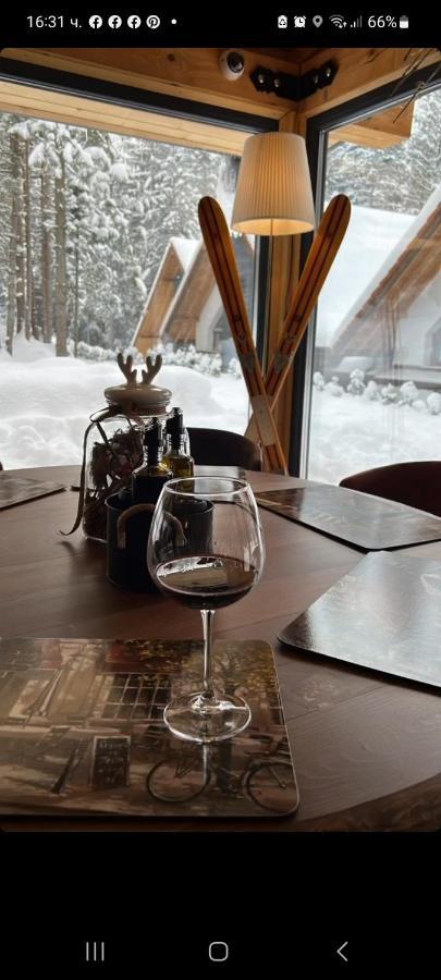Algara Hut Hotel Panichishte Bagian luar foto