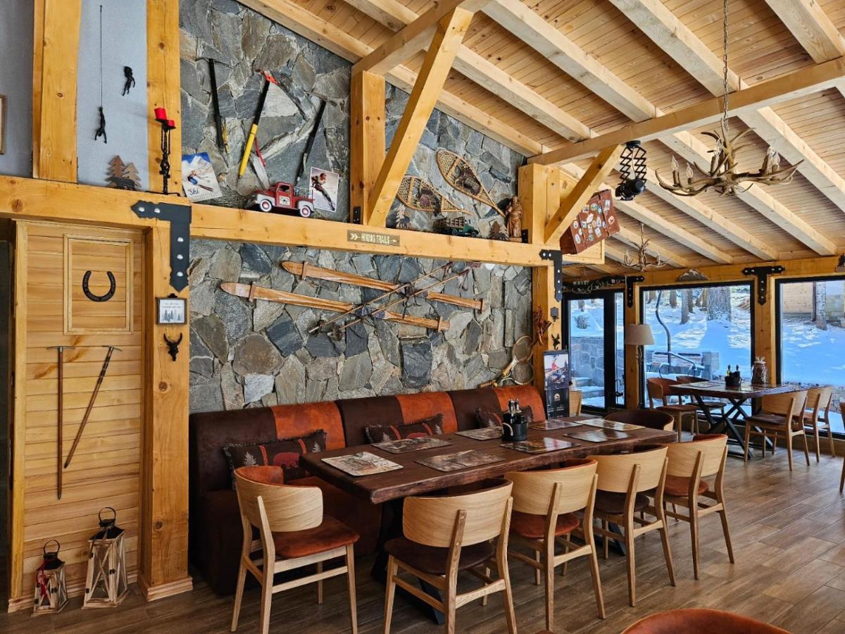 Algara Hut Hotel Panichishte Bagian luar foto