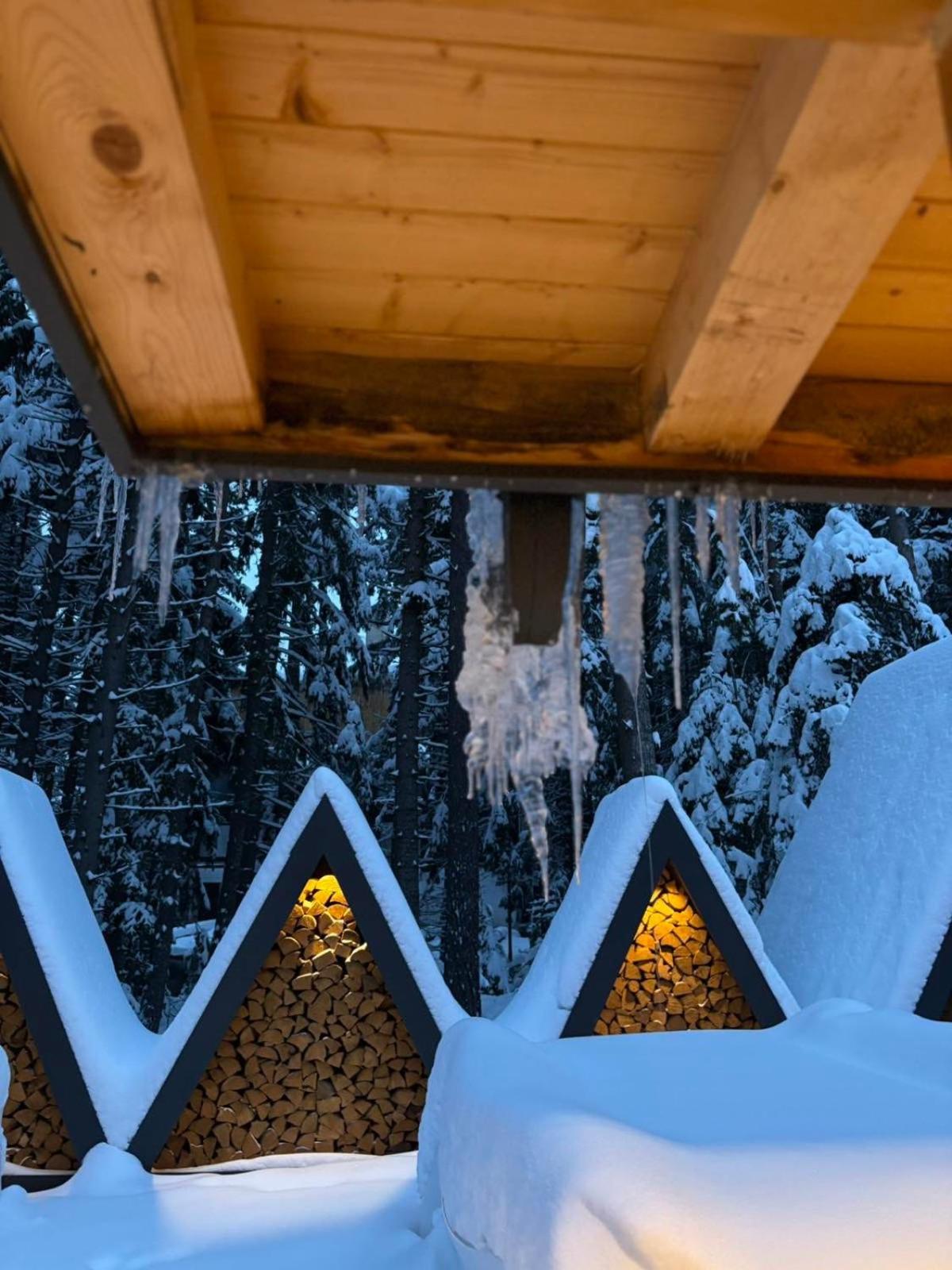 Algara Hut Hotel Panichishte Bagian luar foto